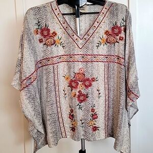 Savanna Jane Top Blouse Poncho Embroidered Floral Grey White Pink Size S/M